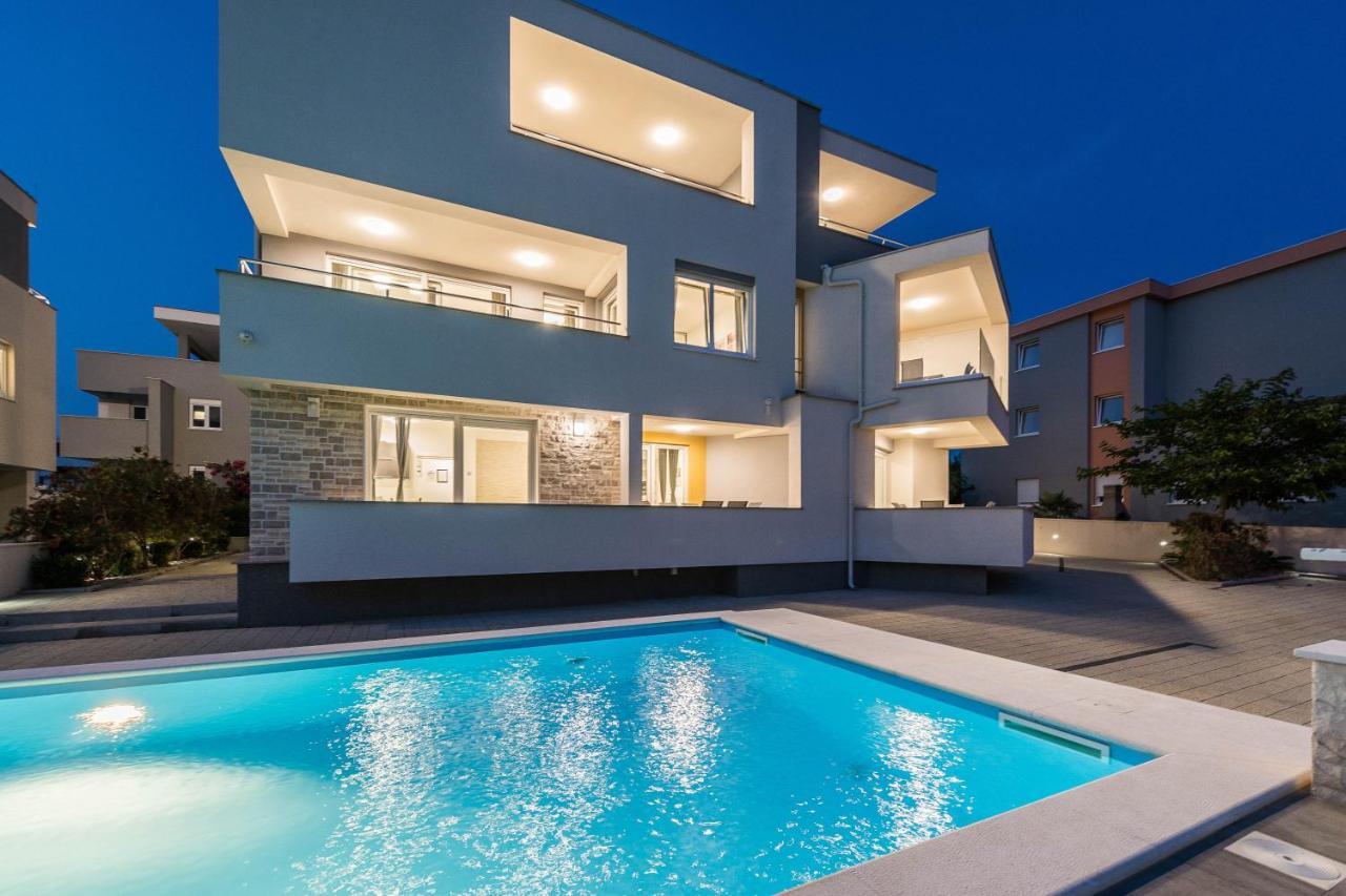 Apartments & Rooms Danivan Pool Villas B 노바야 외부 사진