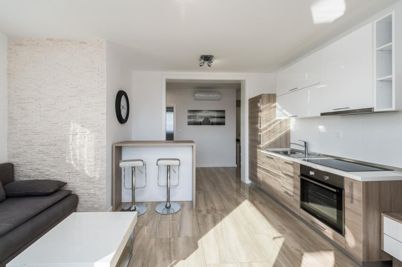 Apartments & Rooms Danivan Pool Villas B 노바야 외부 사진