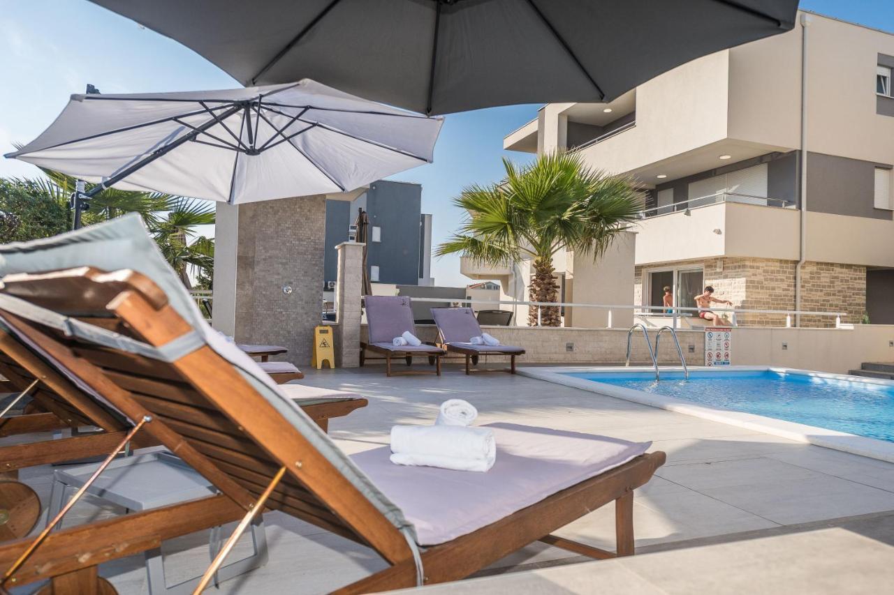 Apartments & Rooms Danivan Pool Villas B 노바야 외부 사진