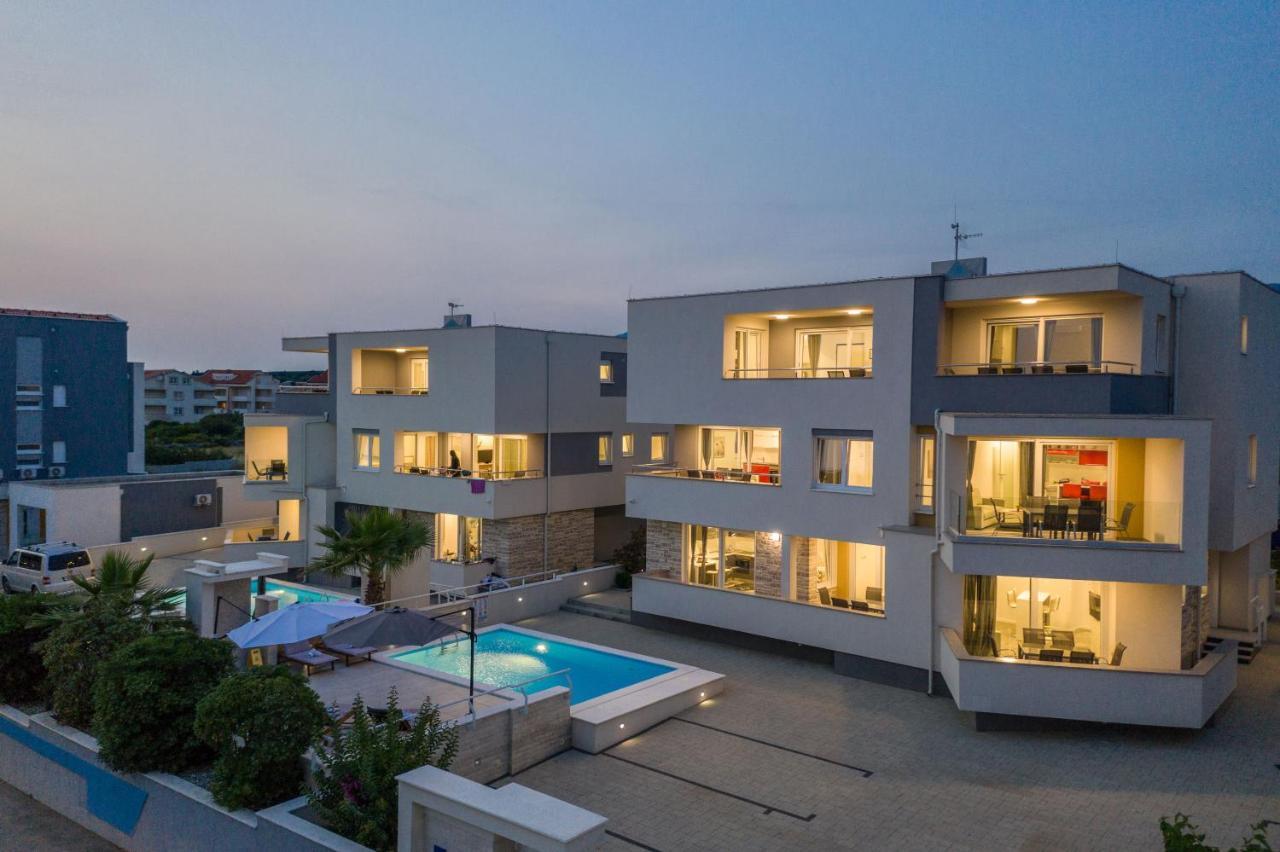 Apartments & Rooms Danivan Pool Villas B 노바야 외부 사진