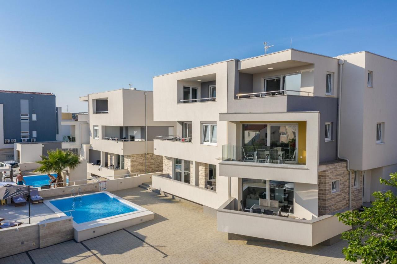 Apartments & Rooms Danivan Pool Villas B 노바야 외부 사진