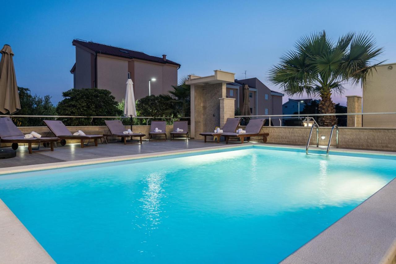 Apartments & Rooms Danivan Pool Villas B 노바야 외부 사진