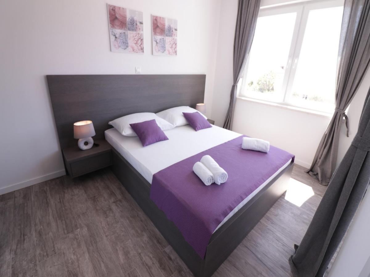Apartments & Rooms Danivan Pool Villas B 노바야 객실 사진