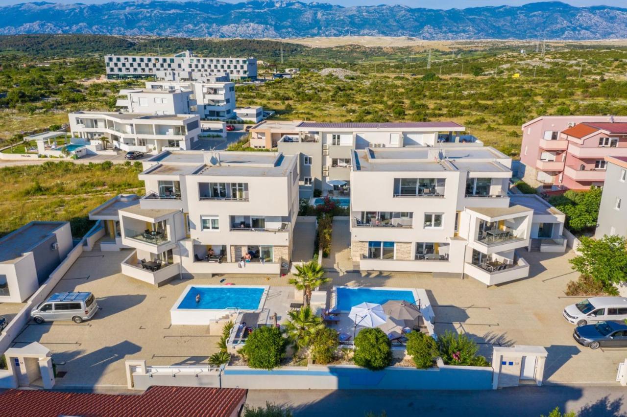 Apartments & Rooms Danivan Pool Villas B 노바야 외부 사진