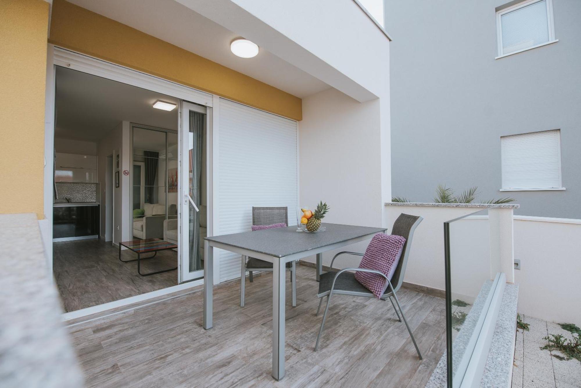 Apartments & Rooms Danivan Pool Villas B 노바야 객실 사진